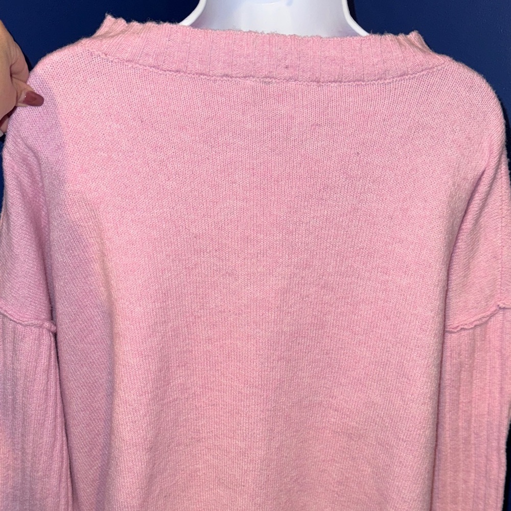 DIP- NWT Pink Oversized V-Neck Sweater Size Large - Picture 14 of 15